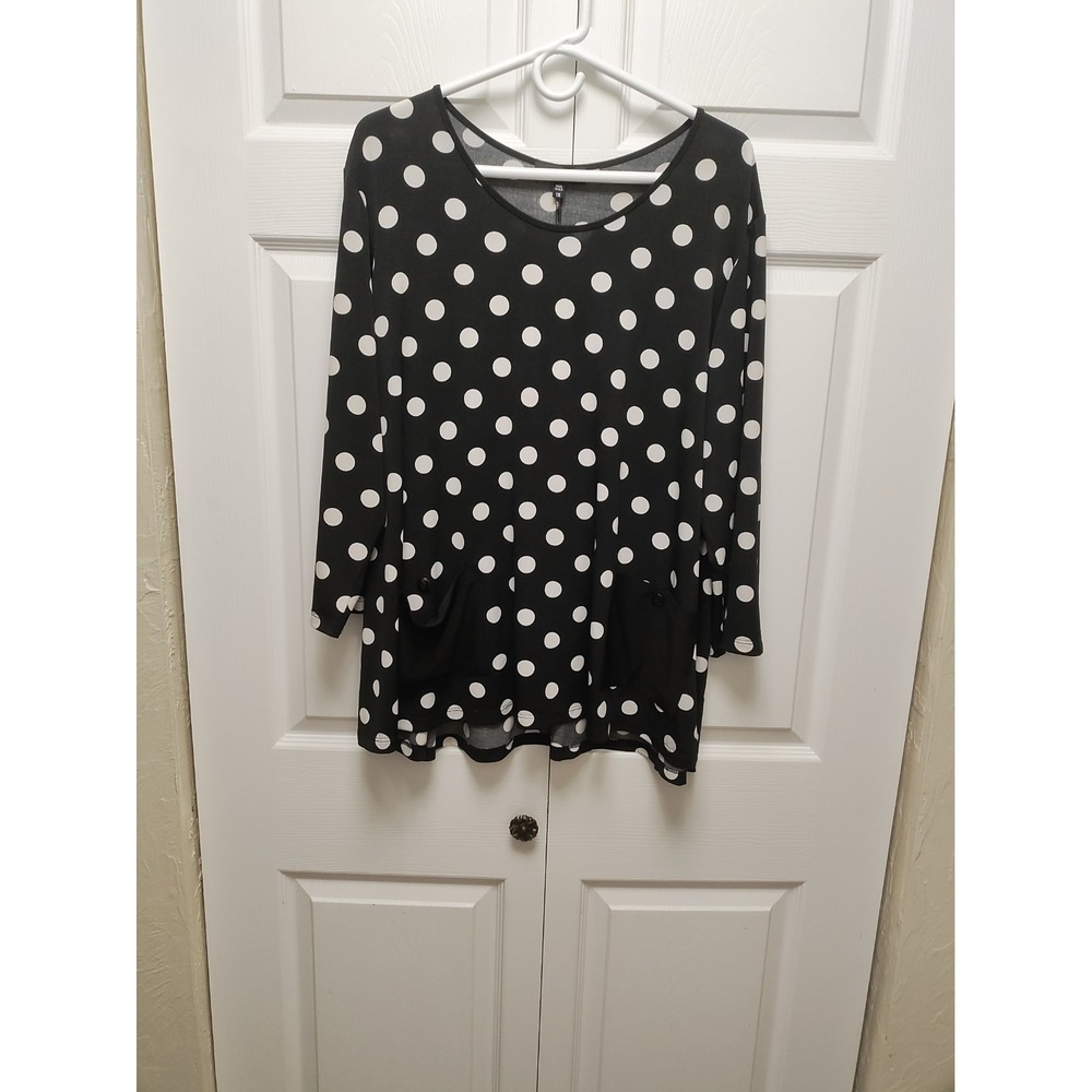 Sun Kim 1X Tunic Top With Polka Dot Pattern And Front Pocket Detail